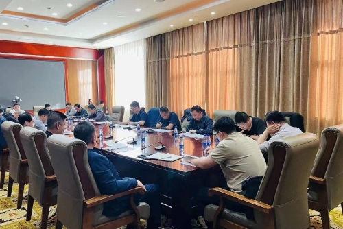 9月20日，，，，，集团公司总工程师于会军率调研组深入双鸭山矿业公司就灾害防治、科技创新、节能环保等工作开展调研。。。。。