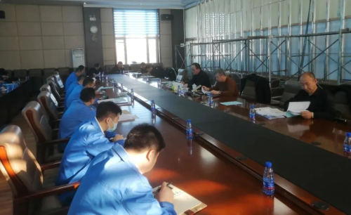 11月20日，，，，，，，公司采掘生产服务组到东荣二矿指导服务